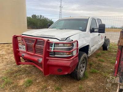 Chevrolet 3500HD CREW CAB 4X4 Salvage Truck