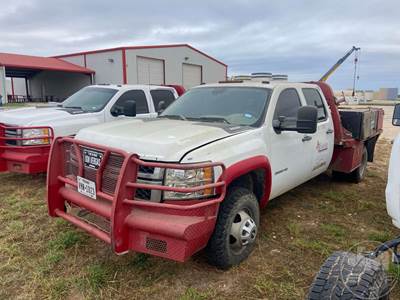 Chevrolet 3500HD DUALLY CREW CAB 4X4 Salvage Truck