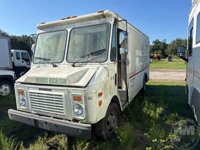 Chevrolet P TRUCK FORWARD Salvage Truck