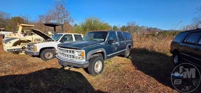 Chevrolet Suburban 2500 Salvage Truck