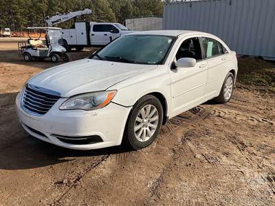 Chrysler 200 Salvage Truck