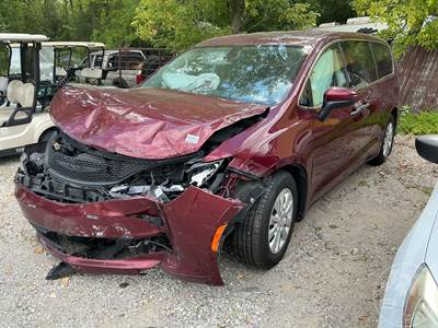 Chrysler Pacifica Salvage Truck