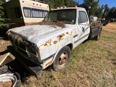 Dodge D-Series Salvage Truck
