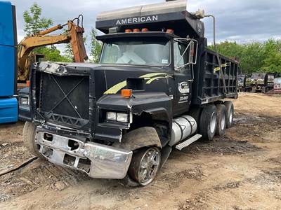 Ford LTL9000 Dump Truck