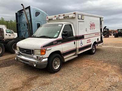 Ford E-350 Salvage Truck