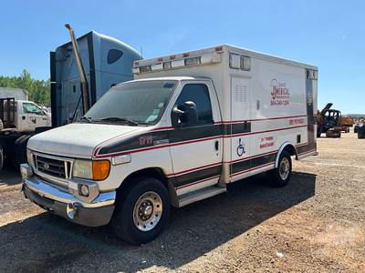 Ford E-350 Salvage Truck