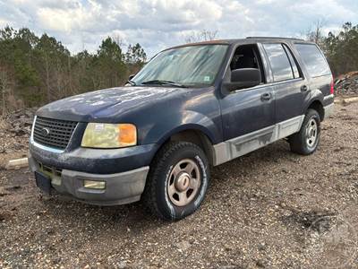 Ford Expedition Salvage Truck