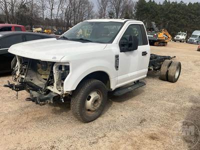 Ford F-350 XL Salvage Truck