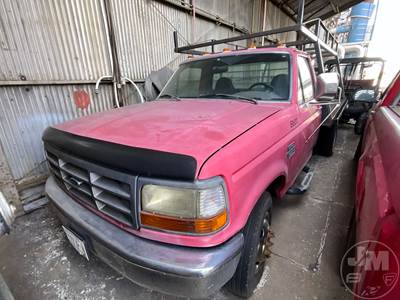 Ford F-350 XL Salvage Truck