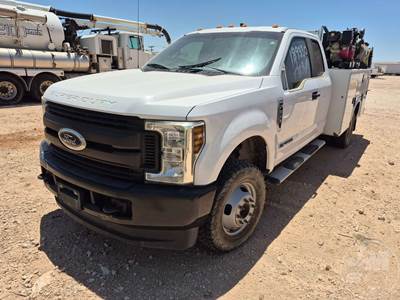 Ford F-350XL SD EXTENDED CAB 4X4 MECHANICS TRUCK Salvage Truck
