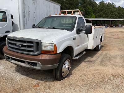 Ford F-450 Salvage Truck