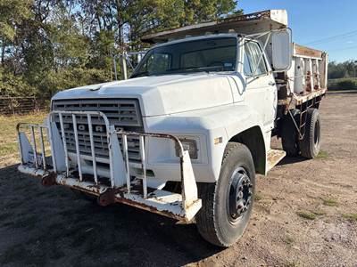 Ford F-700 Salvage Truck