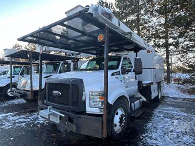 Ford F-750 Salvage Truck