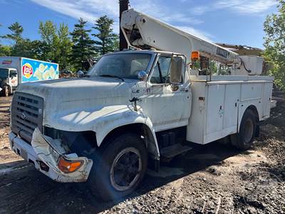 Ford F-800 Salvage Truck