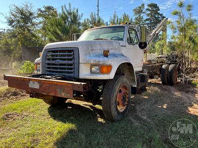 Ford F-800 Salvage Truck
