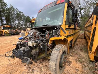 Freightliner B2 Bus Chassis Salvage Truck