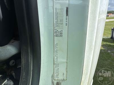 Freightliner Cascadia Salvage Truck