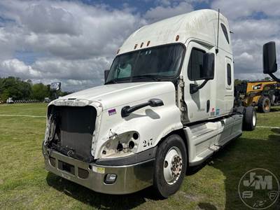 Freightliner Cascadia Salvage Truck