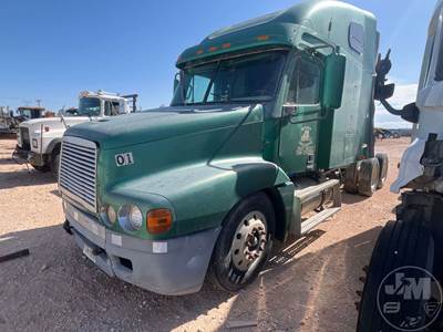 Freightliner Century Class 120 Salvage Truck