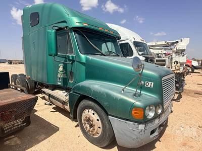 Freightliner Century Class 120 Salvage Truck