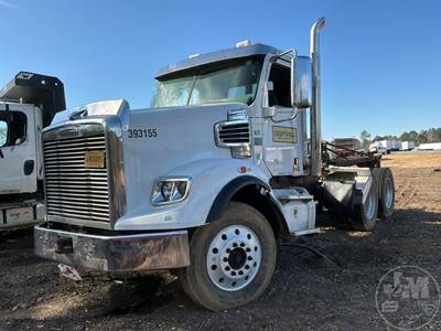 Freightliner Coronado 122 SD Salvage Truck