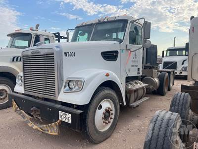 Freightliner Coronado 122 SD Salvage Truck