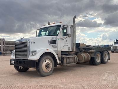 Freightliner Coronado 122 SD Salvage Truck
