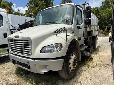 Freightliner M2 106 Salvage Truck