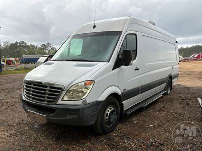 Freightliner Sprinter Salvage Truck