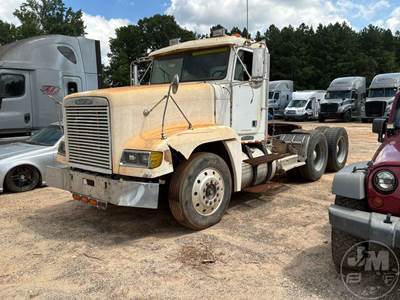 Freightliner USF-1E Salvage Truck