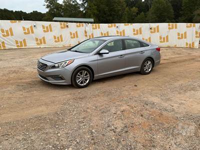 Hyundai Sonata Salvage Truck
