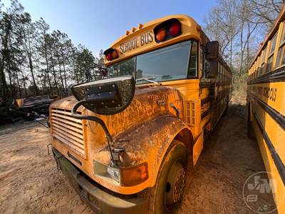 International 3800 Salvage Truck