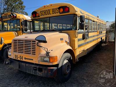 International 3800 Salvage Truck