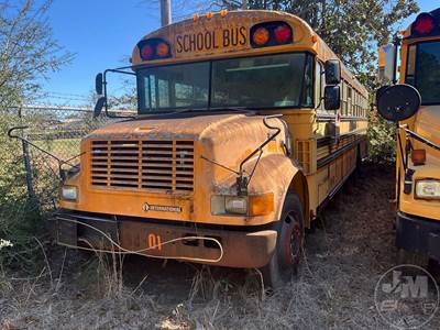 International 3800 Salvage Truck