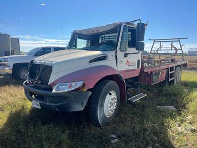 International 4300 Salvage Truck