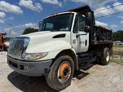 International 4300 Salvage Truck