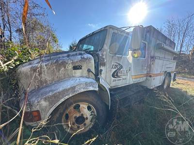 International 4600 Salvage Truck