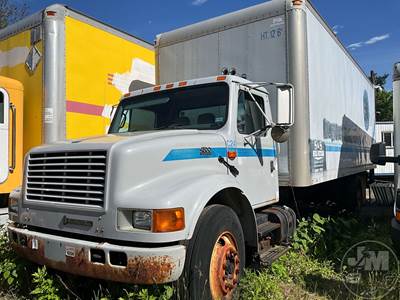 International 4700 Salvage Truck