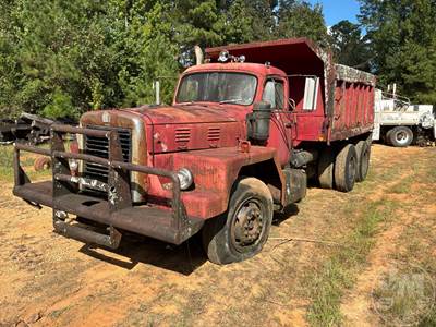 International Salvage Truck