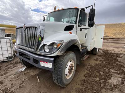 International 7300SFA 4X4 Salvage Truck