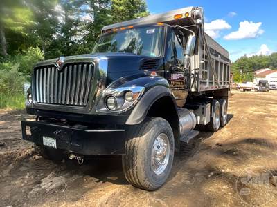 International 7600 Salvage Truck