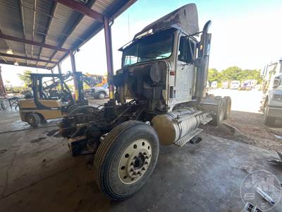 International 9300 Salvage Truck