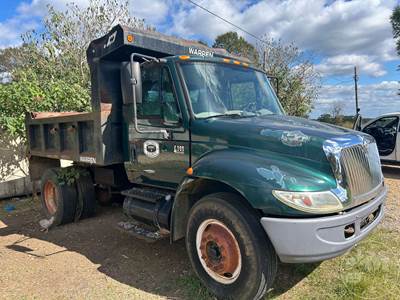 International DuraStar 4300 Salvage Truck