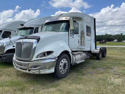 International LF627 Salvage Truck