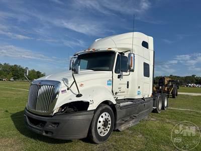 International ProStar+ (Plus) Salvage Truck