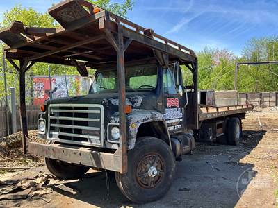 International S190 Salvage Truck
