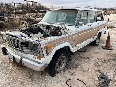 Jeep Wagoneer Salvage Truck