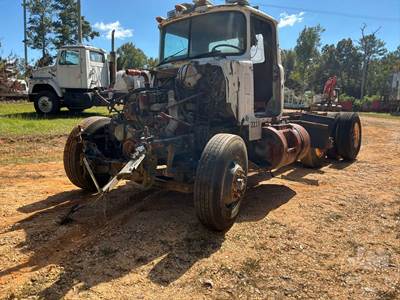 Mack Salvage Truck