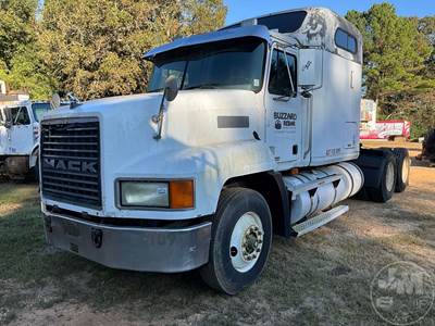 Mack CH613 Sleeper Semi Truck