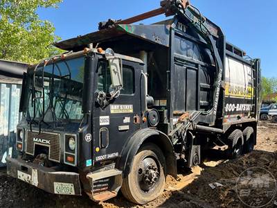 Mack MR Salvage Truck